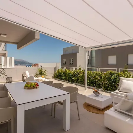 The Pleasurist- With Private Heated Pool And Terrace ספליט
