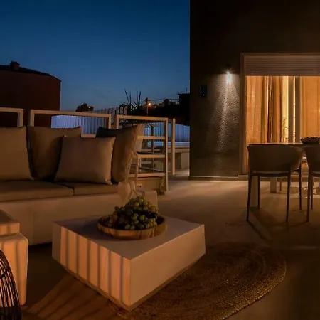 The Pleasurist- With Private Heated Pool And Terrace דירה