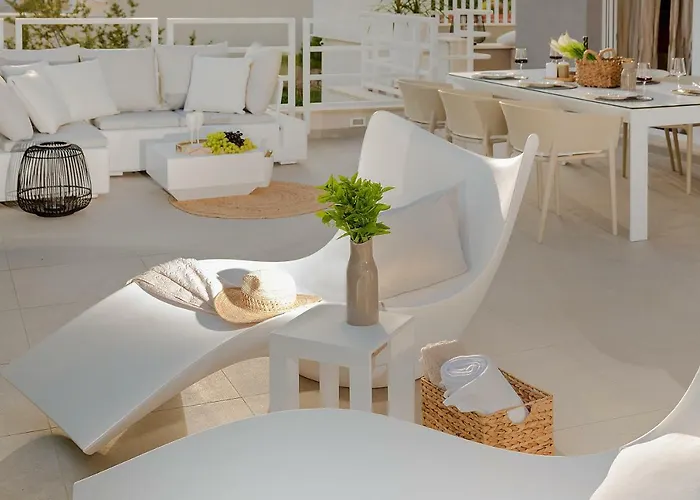 The Pleasurist- With Private Heated Pool And Terrace Split