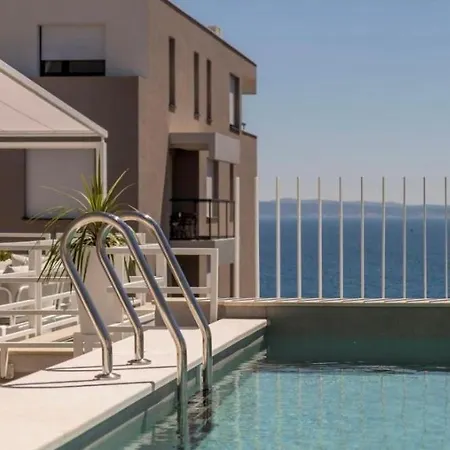 The Pleasurist - With Private Heated Pool And Terrace Split