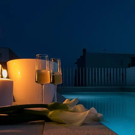 The Pleasurist - With Private Heated Pool And Terrace Split